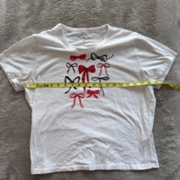 Abercrombie Red Bow Graphic Skimming Tee Holiday Trend - Picture 3 of 3